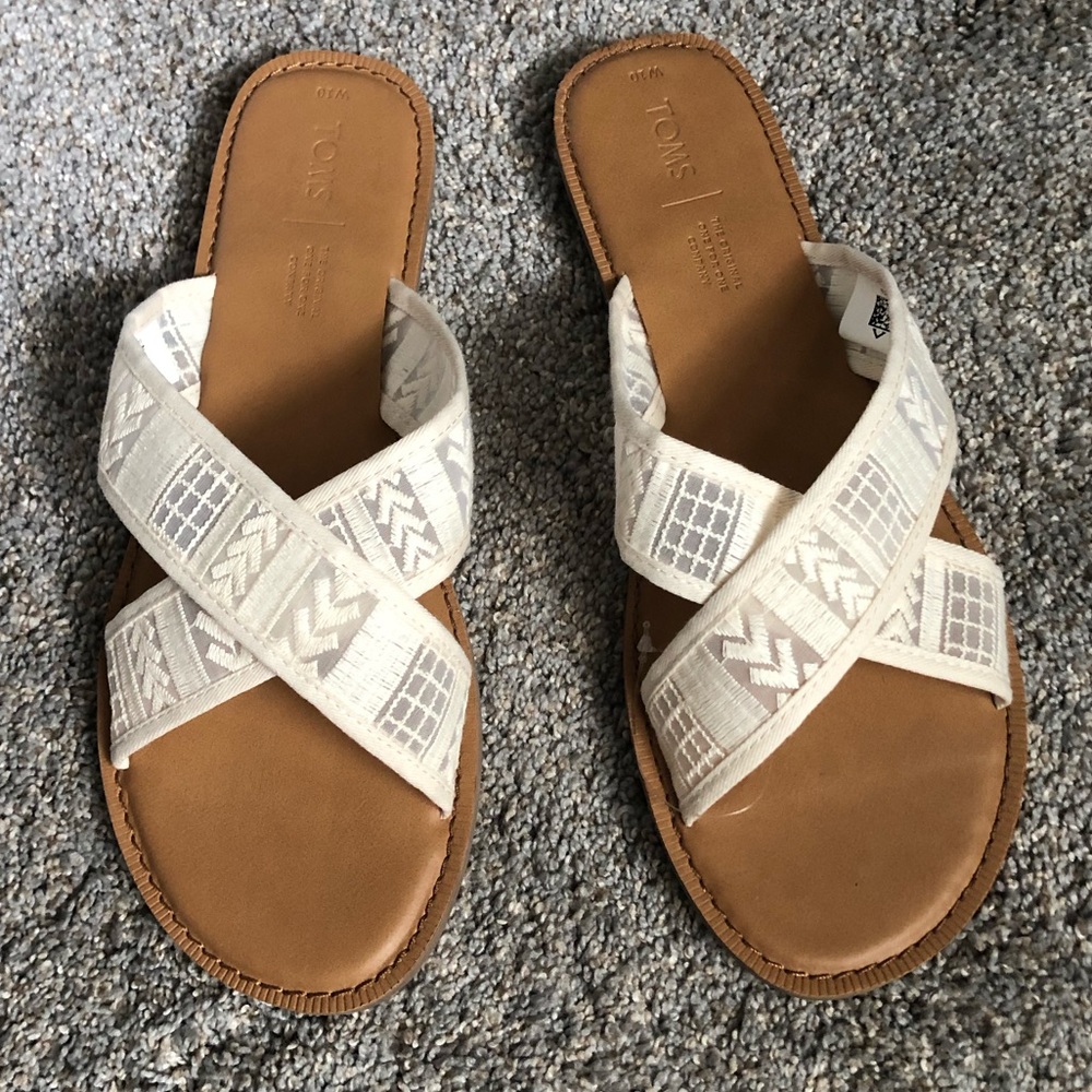 Toms Viv sandals, cream embroidered arrow